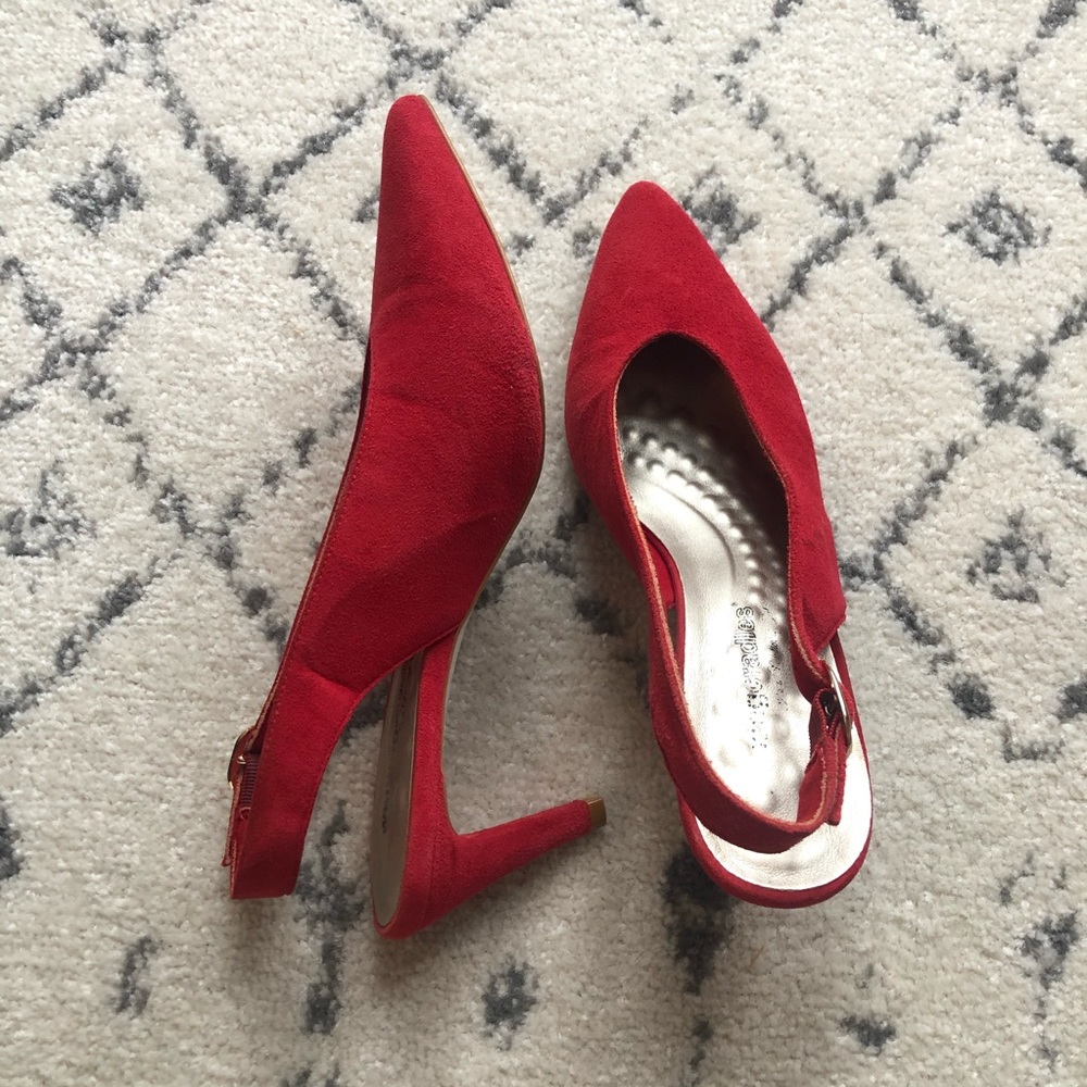 walking cradles heels